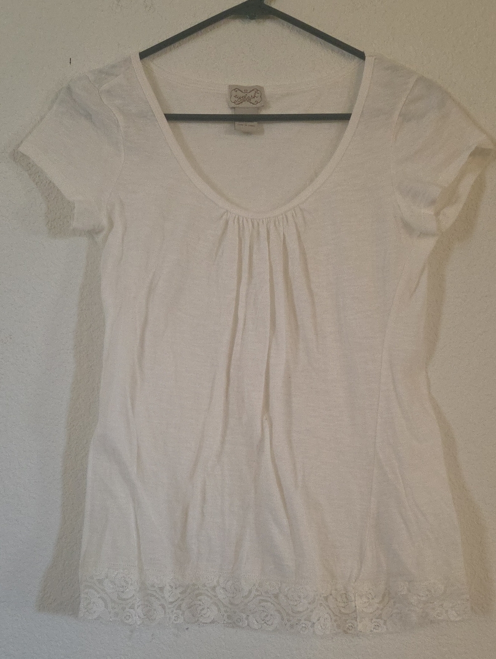 eyelash couture White Scoop Neck Short Sleeve Tee with Lace Hem